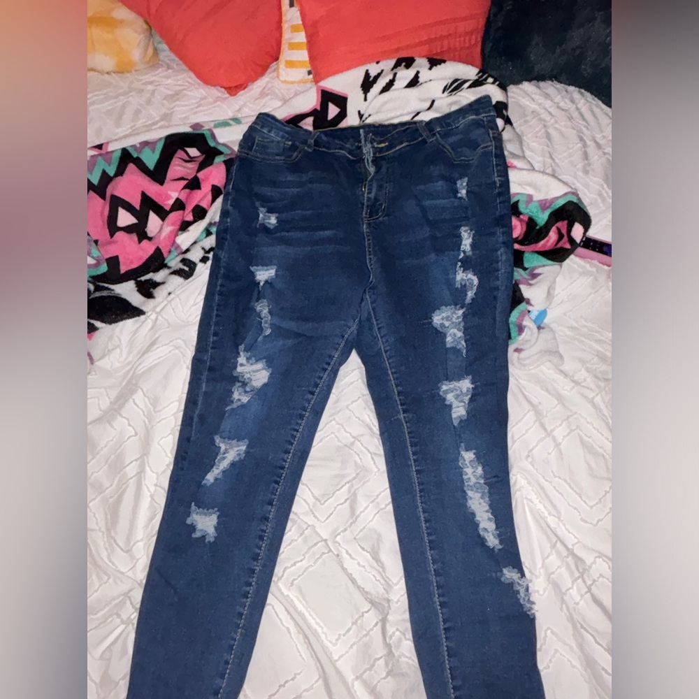 RIPPED JEANS SIZE 2X